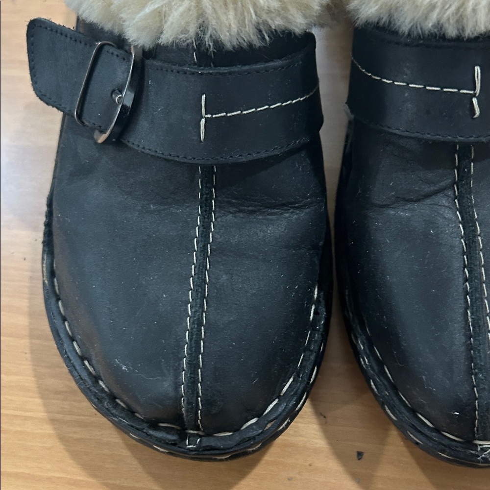 Easy Spirit Black Leather Mule Clogs with Cream Fur Trim - Picture 8 of 8